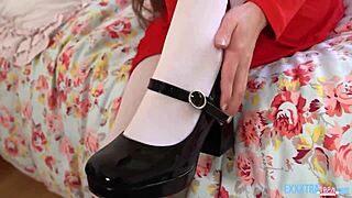 Sia Wood And Charles Dera In Petite Hardcore Sex Factory