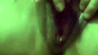 Em gái thủ dâm với đồ chơi tự sướng