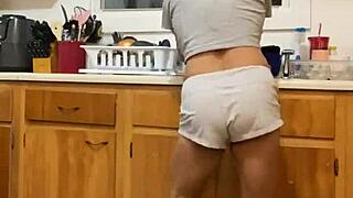 Anna Maria washing dishes and dancing sexy in part II 😍