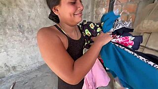 Mando A Lavar Una Ropa Con La Vecino Pero Le Propongo Que Me Una Mamada Y Sexo