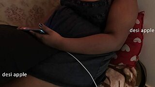 desi india it girl with big tits 😍