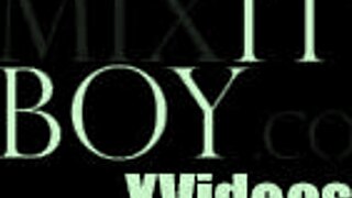 Phoenix Fellington Delivers Intense Solo Gay Performance with Passionate Strokes and Climax