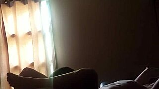 Sexy Amateur Receives Intense Pussy Licking While Moaning Loudly