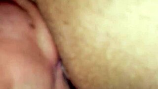 chupando y metiendosela en esa panocha carnuda de mi esposa