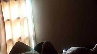 Sexy Amateur Receives Intense Pussy Licking While Moaning Loudly