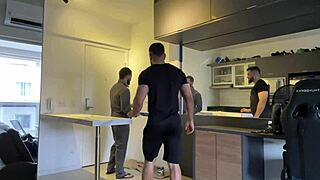 fui pintar a casa do rico e ele me fudeu