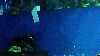 A Mi Esposo Se Le Pasaron las Copas y Terminó Follando con el Vecino