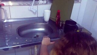 ela falo que queria uma comida e eu dei uma comida nela