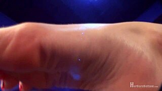 i'm obsessed with luluflexychick's flexible ass while spreading