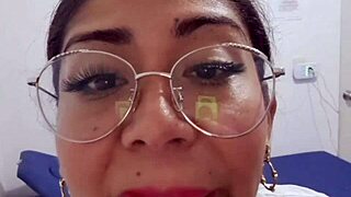 la mejor consulta de mi vida con latina masturbacion y blowjob