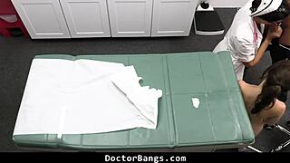 Teen Pleads Doctor for Confidentiality on Test Reports - Doctorbangs