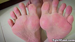 footfetish ladyboy shows off her beautiful soles and toes 😘 close up