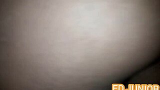 Hide and seek turns into fun with Ed Junior and Carolina Carioca on Red