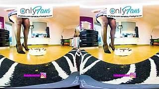 check out this vr foot girl crushing nylons with heels