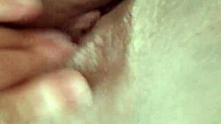 Is this novinha masturbating her wet pussy?