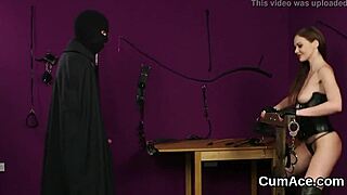 Kinky hottie gets a facial and gulps all the cum 😋