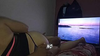 no creer�s lo rico que coje esta venezolana con sus enormes tetas y culo