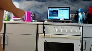 Hot Sexydeas Sensational Ass Showoff In The Kitchen