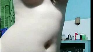 Late night handjob craving! 😜