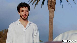 Milf Photographer Fucks Blonde Subject