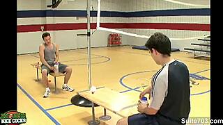 Athletic gays are fucking their butts really well