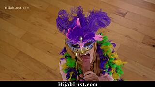 Hijab girlfriend fulfills her sexual desires with boyfriend
