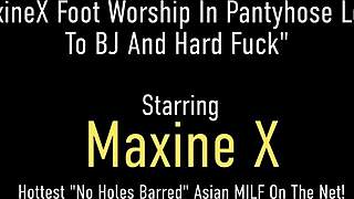 Scott Rhodes, lucky sex slave, satisfies Maxine X's desires