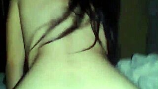 Man, this jovencita Colombiana is starting with some wild sexy videos!