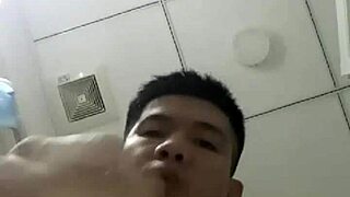 this gay top has a huge uneasy dick, want to see?