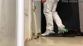 Novinha recebeu entregador de pizza so de toalha video completo xvideos red, ele deu facial nela