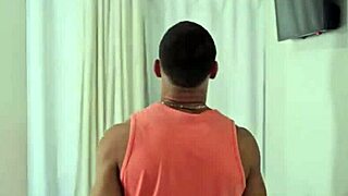 Ar Condicionado XXL Twink Blowjob with BIG COCK Action