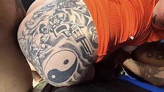 I threw a wild party in the car with my friend, called three horny guys to fuck our pussies bareback 😈