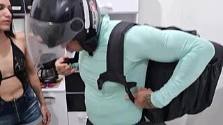 oops, cheated on hubby with ifood delivery jhonny gab