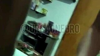 orgia com 3 novinhos hoje eu tô guloso - completo no red, big cocks in group action?