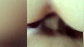 Amateur Japanese Housewife Gets Creampie in Shaved Pussy