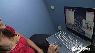 vanessa fills her pussy with cock 😈