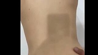 Vietnamese teen gives intense blowjob in glasses 😍💦