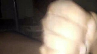 Se masturba a media noche casero gay masturbation