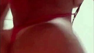 Deysi Araujo Shows Her Body