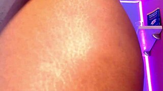 Webcam Latina Plays With Dildo On August 1, 2020