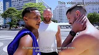 Os novinhos cariocas fodendo o cu do turista russo com monster cock!