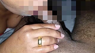 Ela Chupou Minha Rola Muito Gostoso e Me Deu a Buceta Molhada