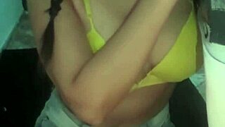 Novinha taking cumshot in close up blowjob with laurencat