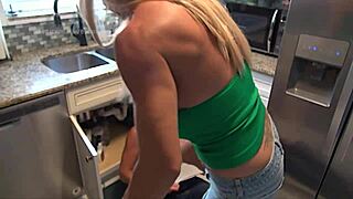 i love watching deauxma the lesbian plumber lick big tits and dive into pussy