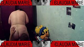 Comiéndole El Coño A La Gorda Empotrándola Contra El Armario Dominando A Esta Cerda Gorda!