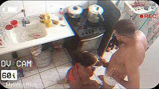 Brazilian amateur leo ogro performs oral sex in the kitchen