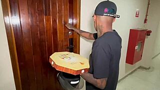 Pizza delivery turns into hot sex with black babe 😍