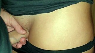 मेरी ब्रूनेट स्टेपसिस्टर चूसो और माल पैंटी में रख लो