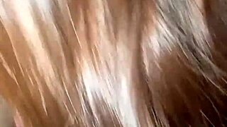 Mis Padres No Están En Casa Y Mi Hermanastro Me Pidió El Favor De Sacarle La Leche Y Eso Fue Lo Que Hice Con Mi Boca