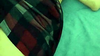 Otra Cogida de Perrito, Mi Jefe Me Manosea y Me Mete Toda Su Polla Mientras Limpio!